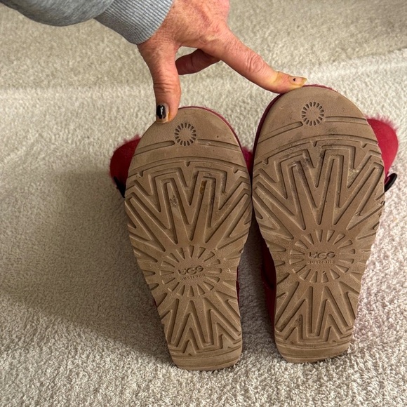 UGG Women's Burgundy Winter Boots Warm and Stylish ❣️ - Picture 13 of 15